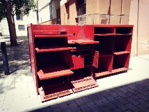 Mueble escritorio o mostrador para tienda